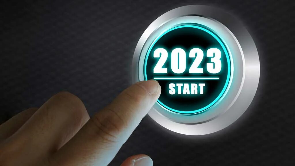 The end we start from 2025. 2025 старт. кнопка старт 2025. 2025 старт картинки. нажимает кнопку старт стоп.