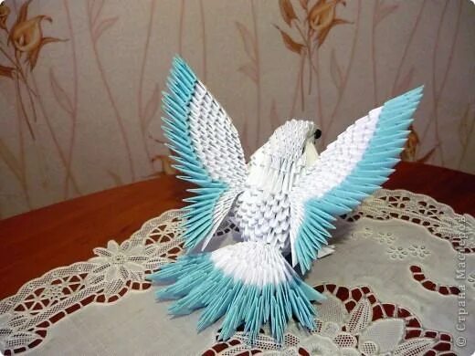 Птица из модулей. Фигурки из белых модулей. Голубь из модулей. Голубь из модулей. Поделки из модулей.