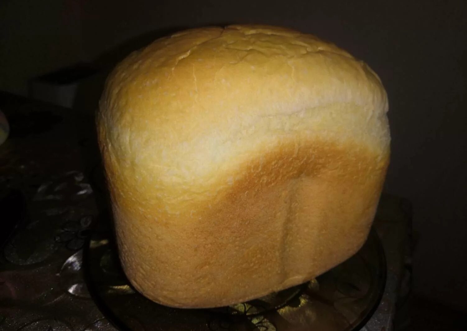 Хлеб в хлебопечке 1 кг. Хлеб в хлебопечке. Хлеб в хлебопечке на 1 кг белый. Молочный хлеб в хлебопечке. Хлеб в хлебопечке STARWIND.