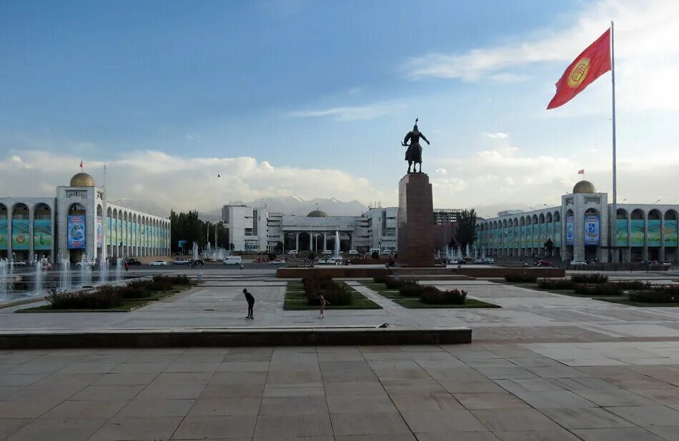 Кыргызстан площадь ала тоо. Площадь ала-тоо бишкек 2021. Площадь ала-тоо бишкек. Киргизия площадь ала-тоо. Площадь ала-тоо бишкек.
