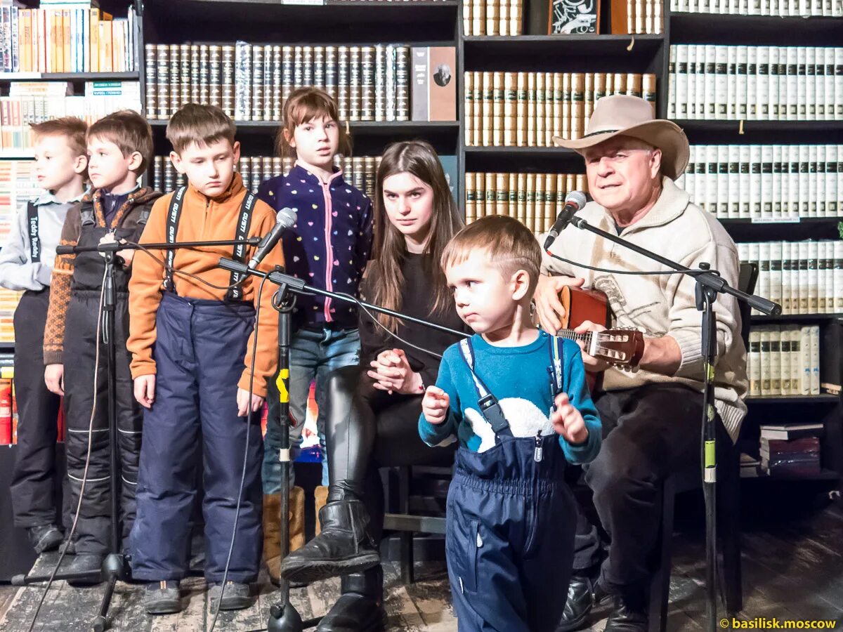 Песня семья гладков. Семья Григория Гладкова.