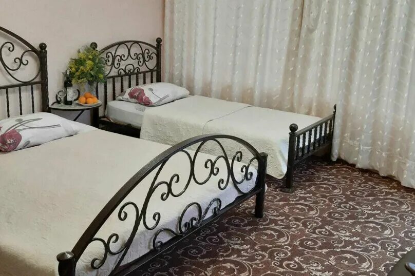 Вилла фамилия абхазия. Villa familia (вилла фамилия). улица братьев джинджолия новый афон. вилла фамилия новый афон. villa familia отель абхазия.