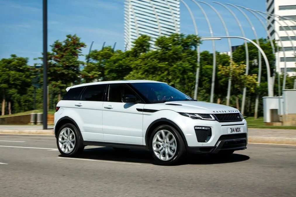 Белый evoque на белых дисках. Рендж ровер evoque sd4. Range rover evoque l538. Range rover evoque sd4. Evoque 3 dr.