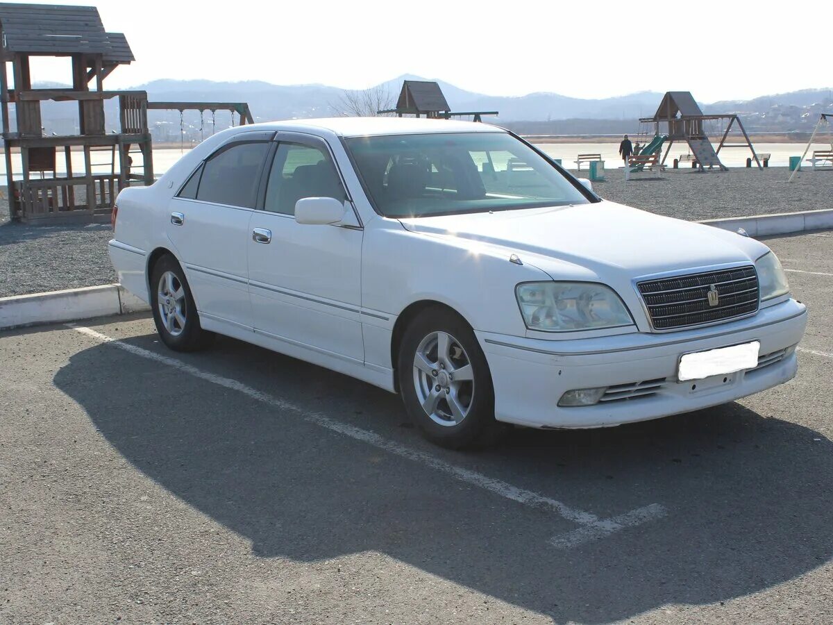Кроун красноярск. Toyota crown 170 кузов. Кроун красноярск. Кроун красноярск. Тойота краун с люком.