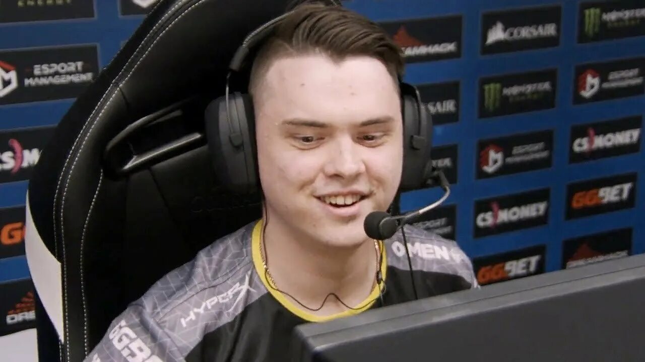 Electronic cs go. Денис шарипов нави. денис&#039;electronic шарипов. electronic игрок нави. denis electronic sharipov.