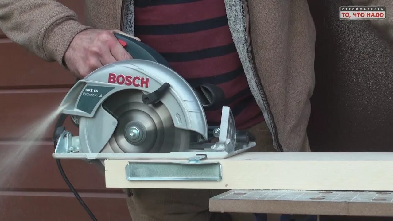 Дисковая пила GKS 65 GCE. Циркулярная пила бош 65. Пила дисковая Bosch GKS 65. Ручная циркулярная пила Bosch GKS 65 GCE. Дисковая пила видео