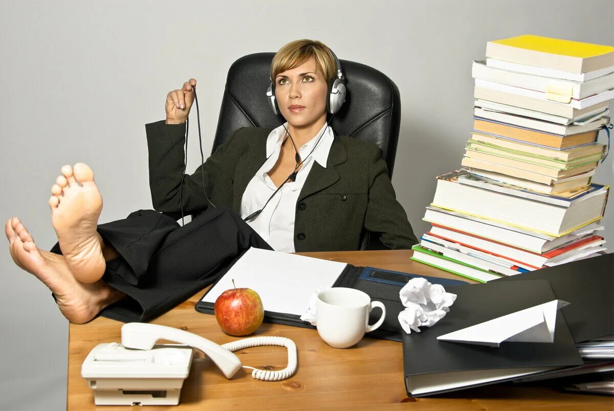 Лучшие работницы. Фотосессия коллег. Колхозница плакат. Открытка бухгалтеру. С днем бухгалтера.