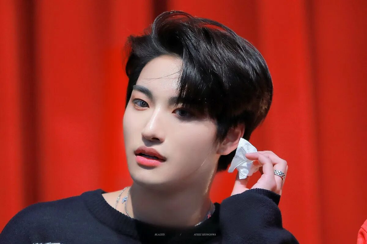 Сонхва клуб. Пак сонхва ateez. ateez seonghwa. park seonghwa ateez. сонхва ateez 2025.