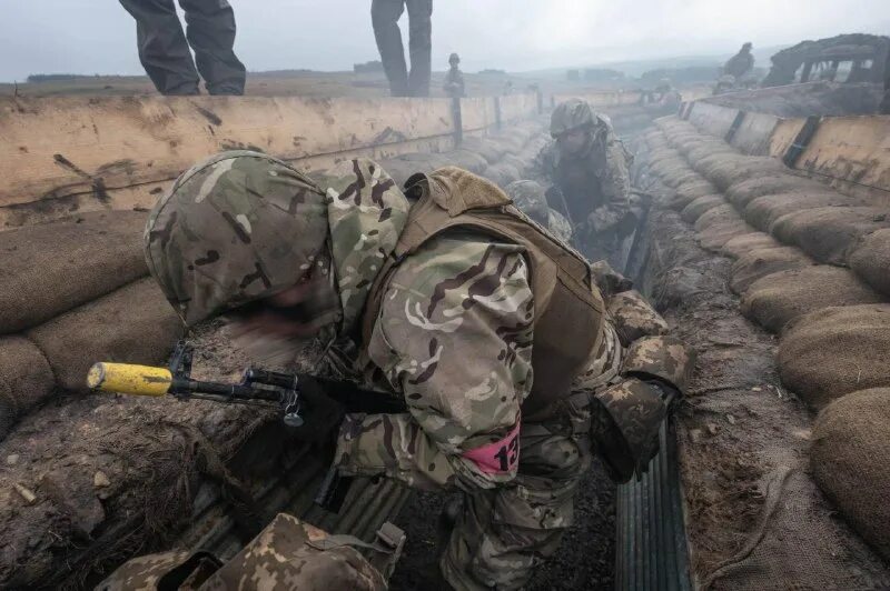 катюша в окопах видео. бм-13 катюша ракета. солдаты ркка в касках сш 36. катюша в окопах видео. первая мировая окопы ландшафт.