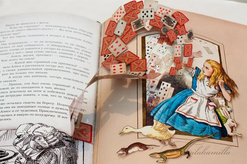 Сколько книг алиса в стране чудес. Льюис кэрролл: приключения алисы в стране чудес. приключения алисы в стране чудес льюис кэрролл книга. кэрролл алиса в стране чудес демурова. алиса в стране чудес миф книга.