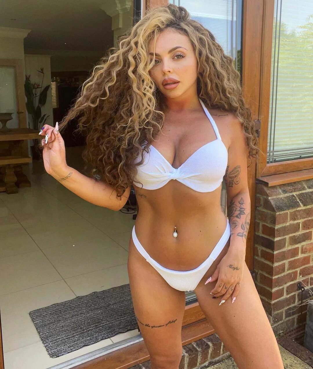 29 posting. Jesy Nelson. Джесси Нельсон бикини. Джесси Нельсон 2020. Джесси Нельсон фигура.