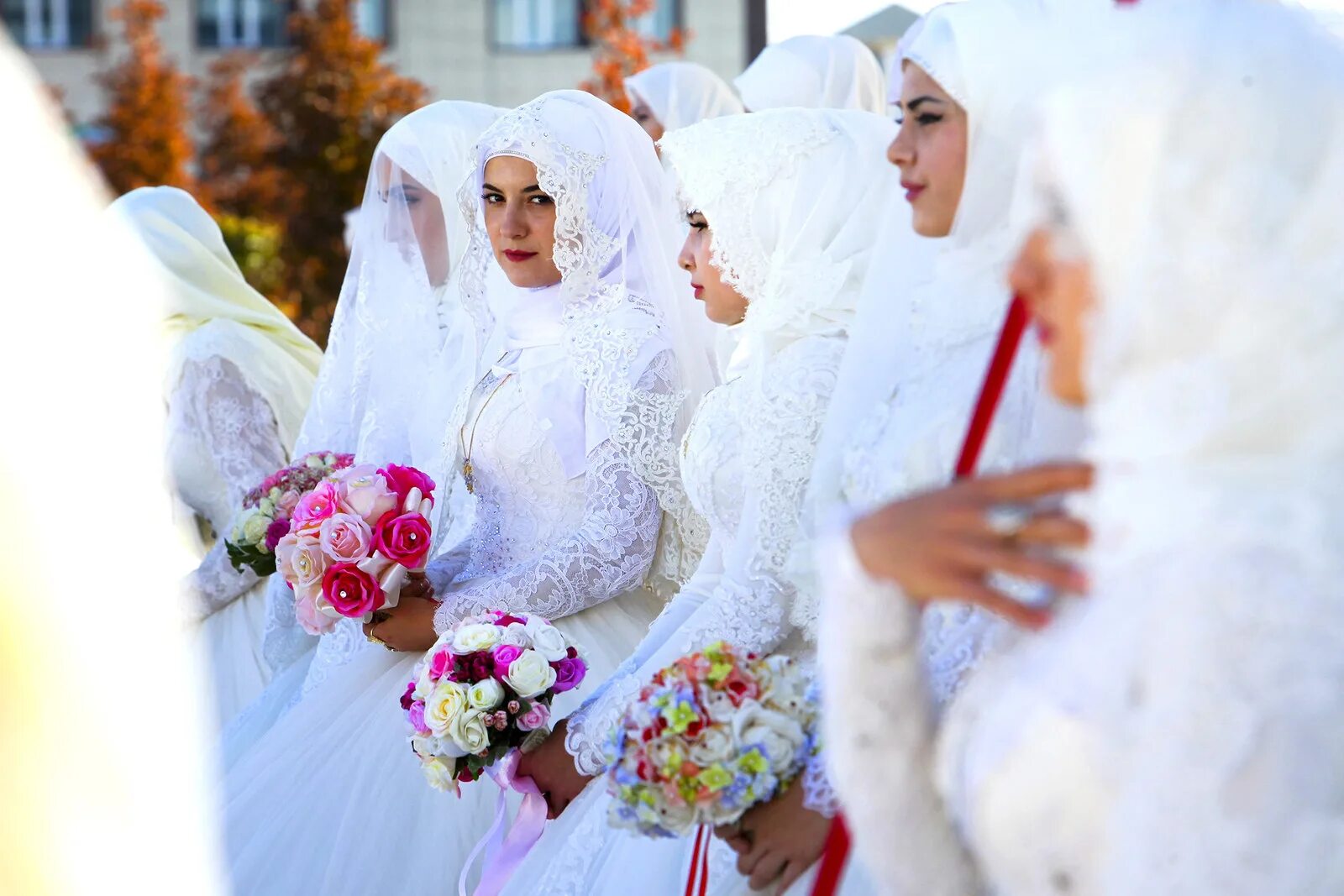 Чеченская свадьба. Чеченские невесты. Чеченские Свадебные платья.