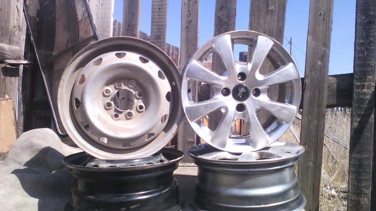 Диски для зимы штампованные или литые. Покраска штампов 13. Литые или штампованные диски зимой. Какие диски лучше штампованные русские или китайские. Колесные диски на уаз хантер r16.
