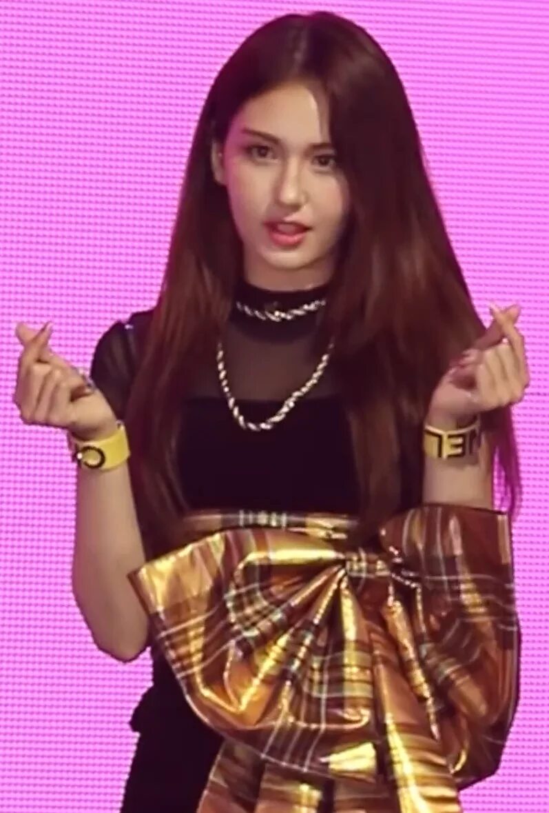 Чон соми в 2024. Певица somi kpop 2022. Чон соми рост. Чон соми в 2024. Somi.