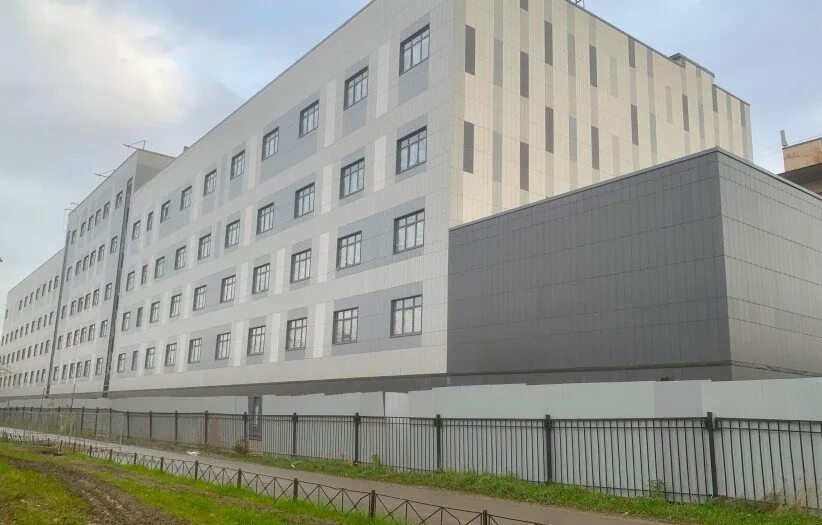Сосудистый центр в петербурге. Новый корпус александровской больницы. сосудистый центр александровской больницы. территория александровской больницы. поликлиническое отделение александровской больницы.