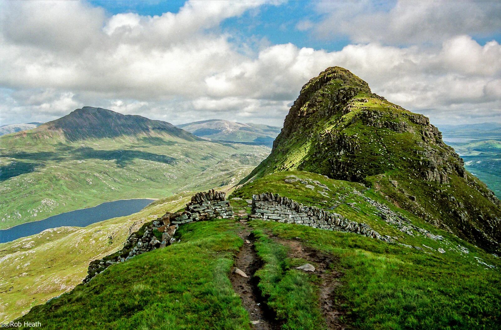 Большие холмы. Бен-Невис Северо-Шотландское Нагорье. Ben Nevis в Шотландии. Гора Бен Невис в Великобритании. Пеннинские горы Великобритании.