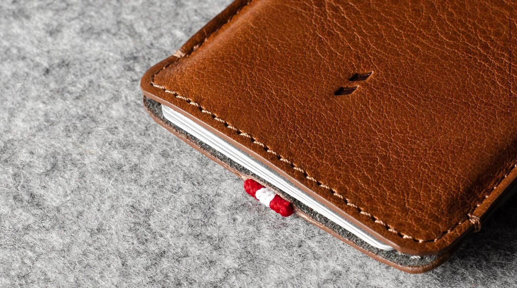 Case class. Tada! card case classic — картхолдер из кожи.