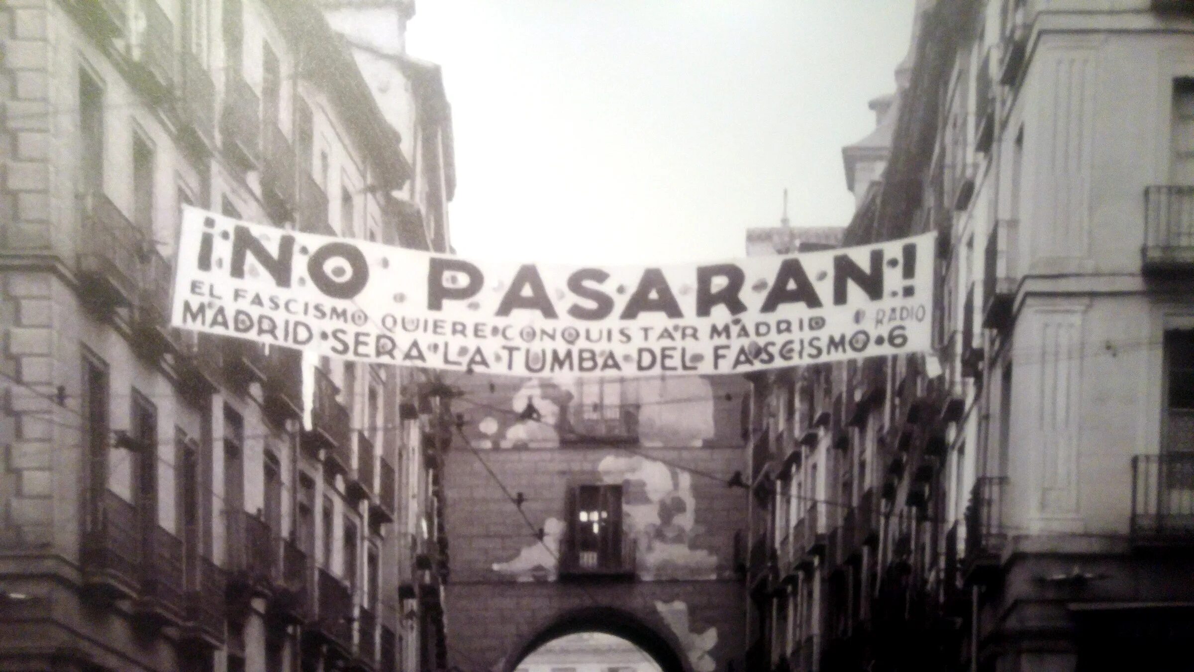 No pasaran Мадрид 1936. No pasaran плакат. Но пасаран Испания плакат. Перевод с испанского но пасаран на русский