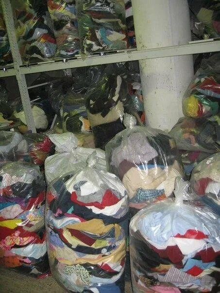 Оптовый склад секонд хенда. Вещи секонд хенд. Секонд хенд усть-илимск. Мешок секонд. Склад секонд хенд.