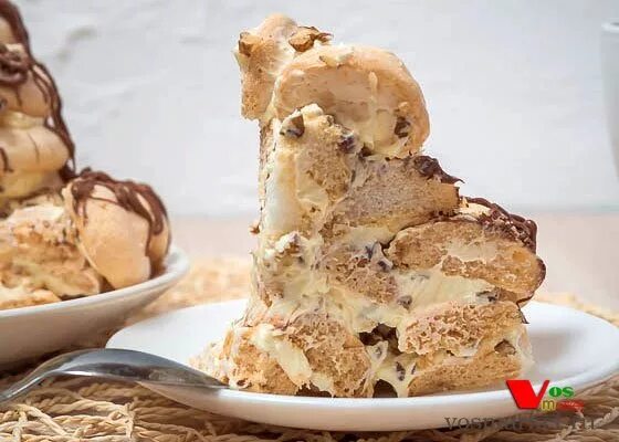 Графские развалины безе со сгущенкой. Графские развалины бкк. Торт из безе графские развалины. Торт графские развалины с безе. Графские развалины безе со сгущенкой.