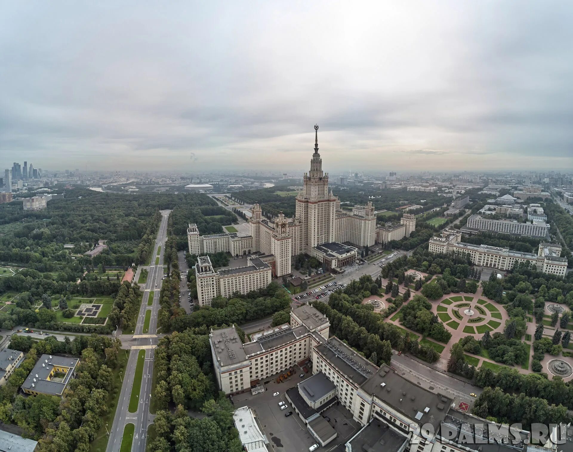 Мгу 29. МГУ Aerial view. МГУ панорама. Панорама Москва МГУ. МГУ здание Москва вид на Воробьевы горы.