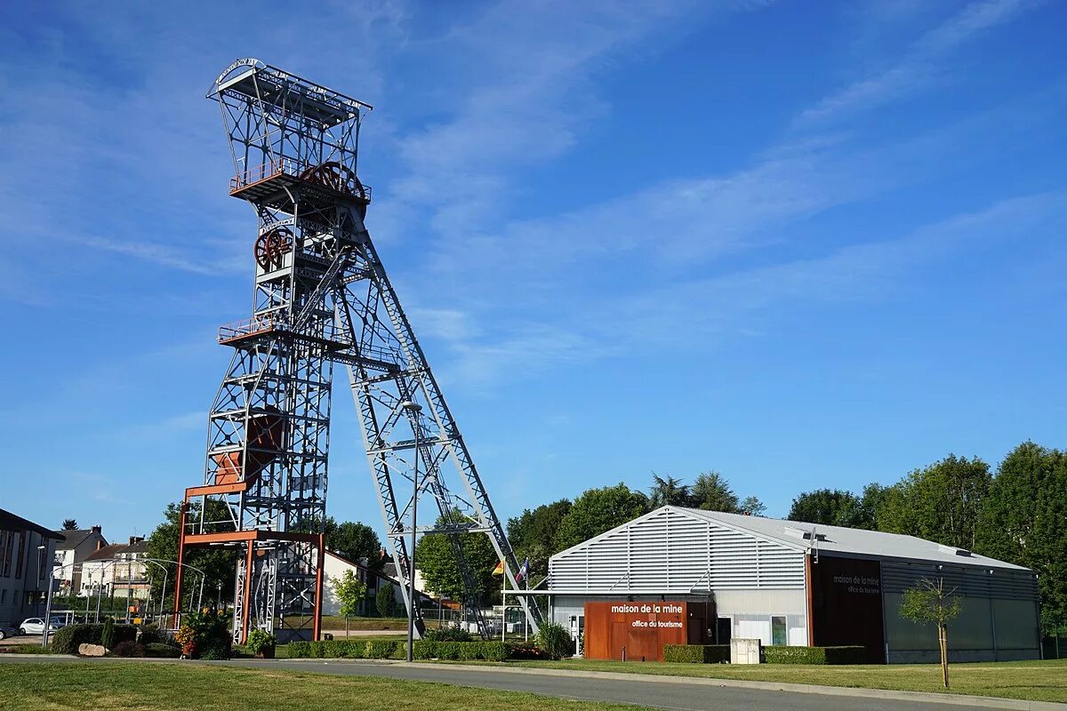 Горное дело. Le mine. Полезные ископаемые. Месторождение бендиго. Чукикамата месторождение меди.