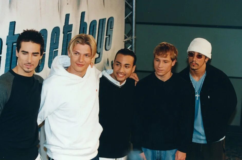 Группа backstreet boys. Backstreet boys the very best of 2011 cover. Backstreet boys 2022. Backstreet boys 1994. Backstreet boys 2023.