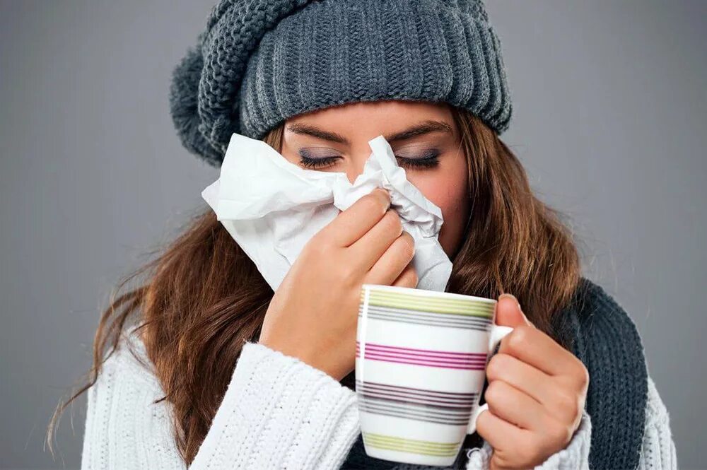 Простуда. Защита от гриппа: 10 способов быстро уничтожить вирус. Простуда после гриппа. Грипп. Простуда фотосток.