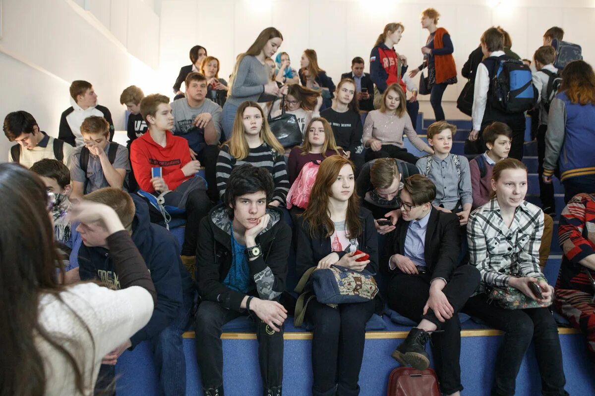 Центр для подростков. Пешеходный квест по городу. Парни подростки из питера. Подростки в санкт петербурге. Мальчик из питера.