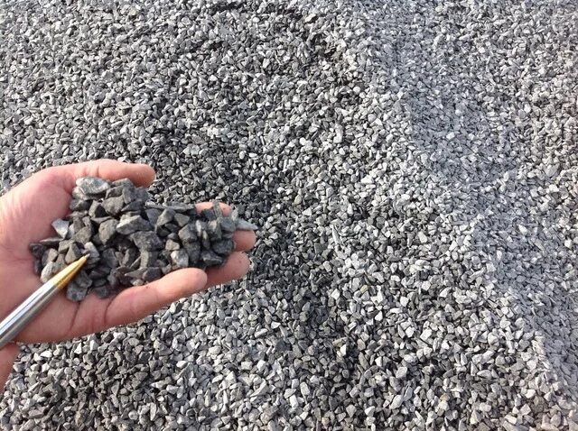 гранитный отсев 0-5. гравий мытый 5-20. крошка гранитная фракция 5-10 мм рябая. 2-5 мм (крошка) 25 кг. 10- 20 мм.