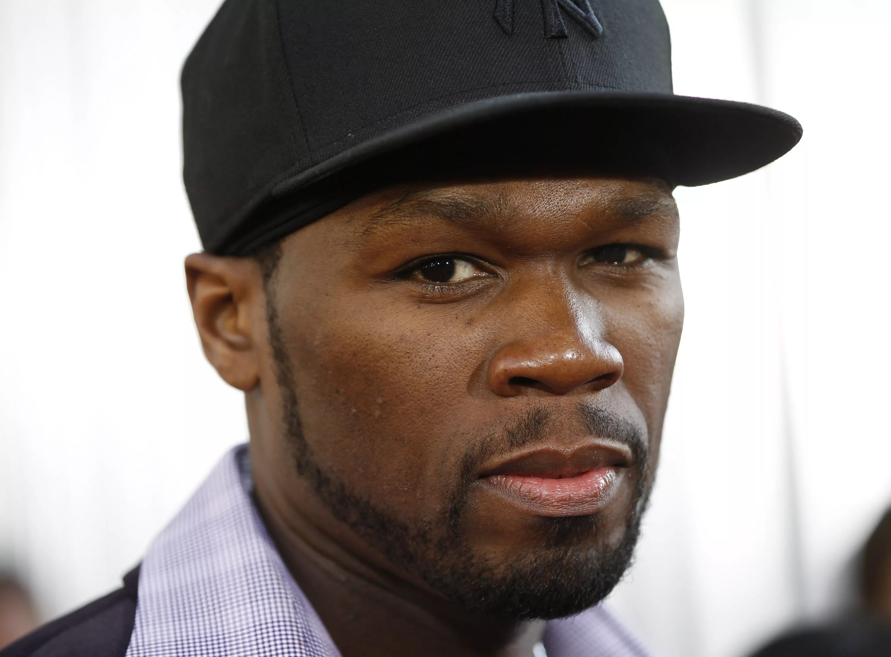 P известный. Рэпер 50 Cent. Американский рэпер 50 центов. 50 Cent РЭПЕРЫ США. Кертис Джеймс американский рэпер.