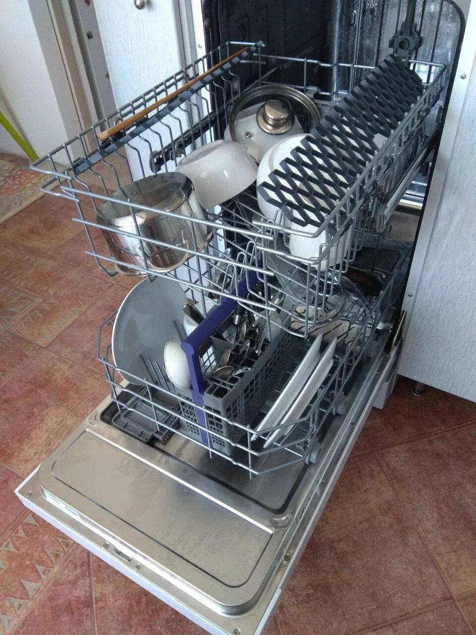 Посудомоечная машина БЕКО 45. Загрузка посудомоечной машины Bosch 45. Посудомоечная машина Beko загрузка посуды. Загрузка посуды в посудомоечную.