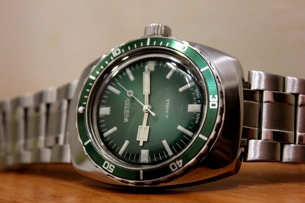 Часы vostok 420268. Наручные часы восток 420289. Часы амфибия как заводить. Часы командирские со звездой. Часы восток амфибия 2416 / 420386.