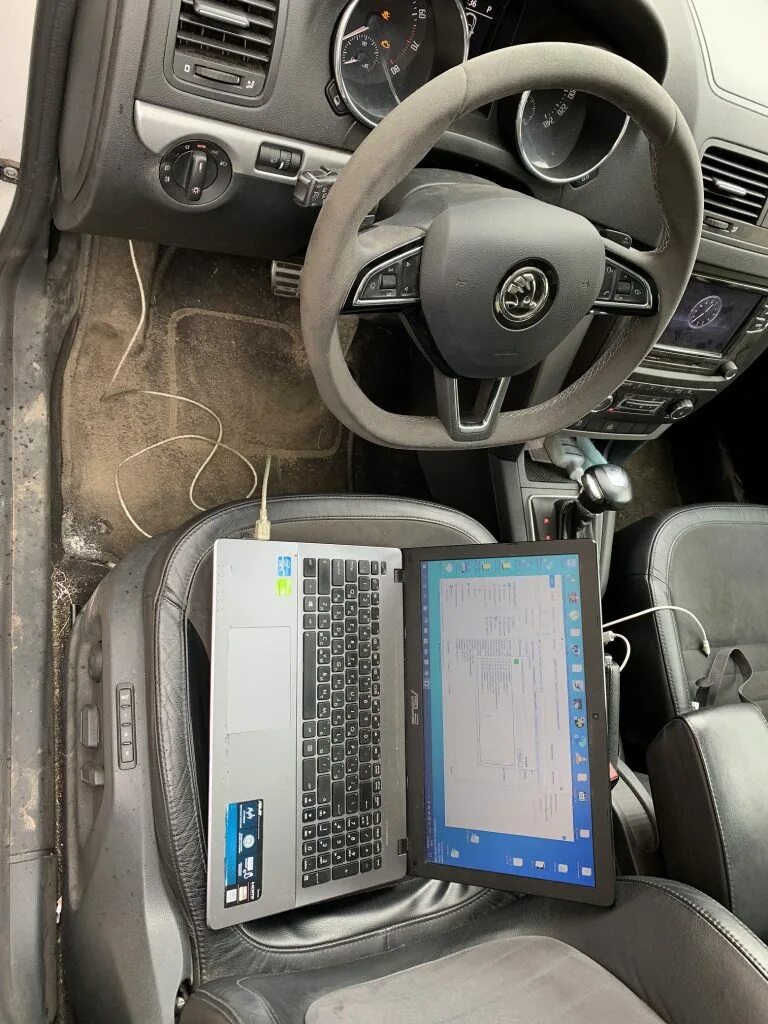 Skoda octavia диагностика. Škoda yeti stage 3. Компьютерная диагностика бмв. 8 стейдж 3. Skoda octavia a5 диагностический разъем.