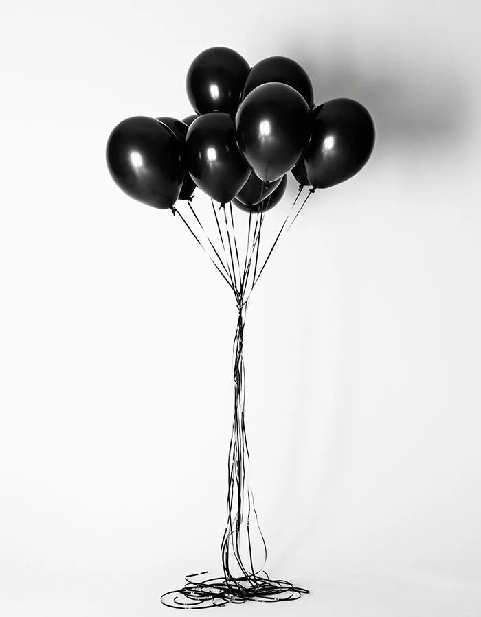 Блэк шару. House of Balloons the Weeknd. “Черный шар” (the Black Balloon), 2008. Черные воздушные шары. Черно-белые воздушные шары.