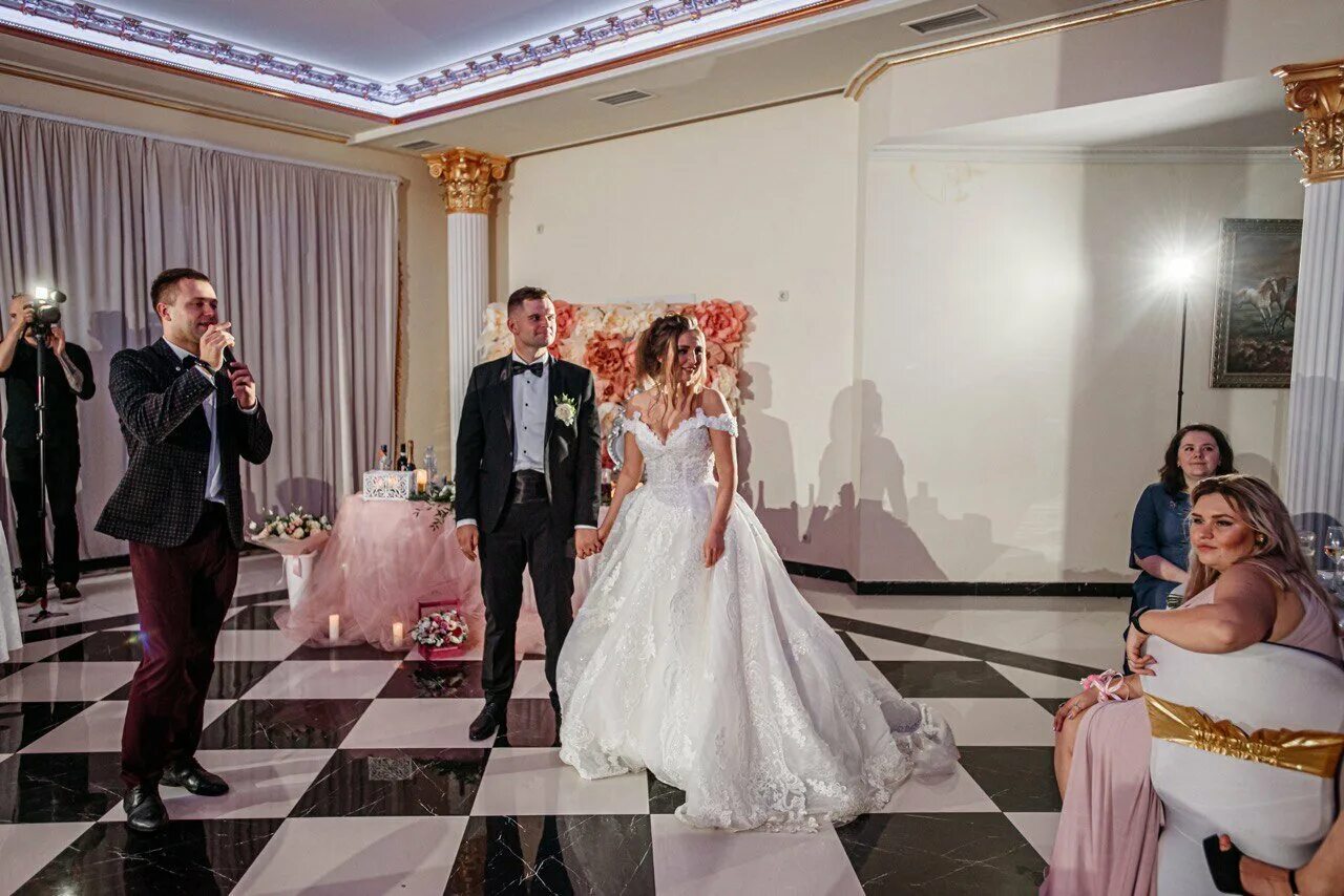 Химкинский загс фотосессия. Химкинский загс. Химкинский загс. Загс 1 химки. Химкинский загс часы работы.