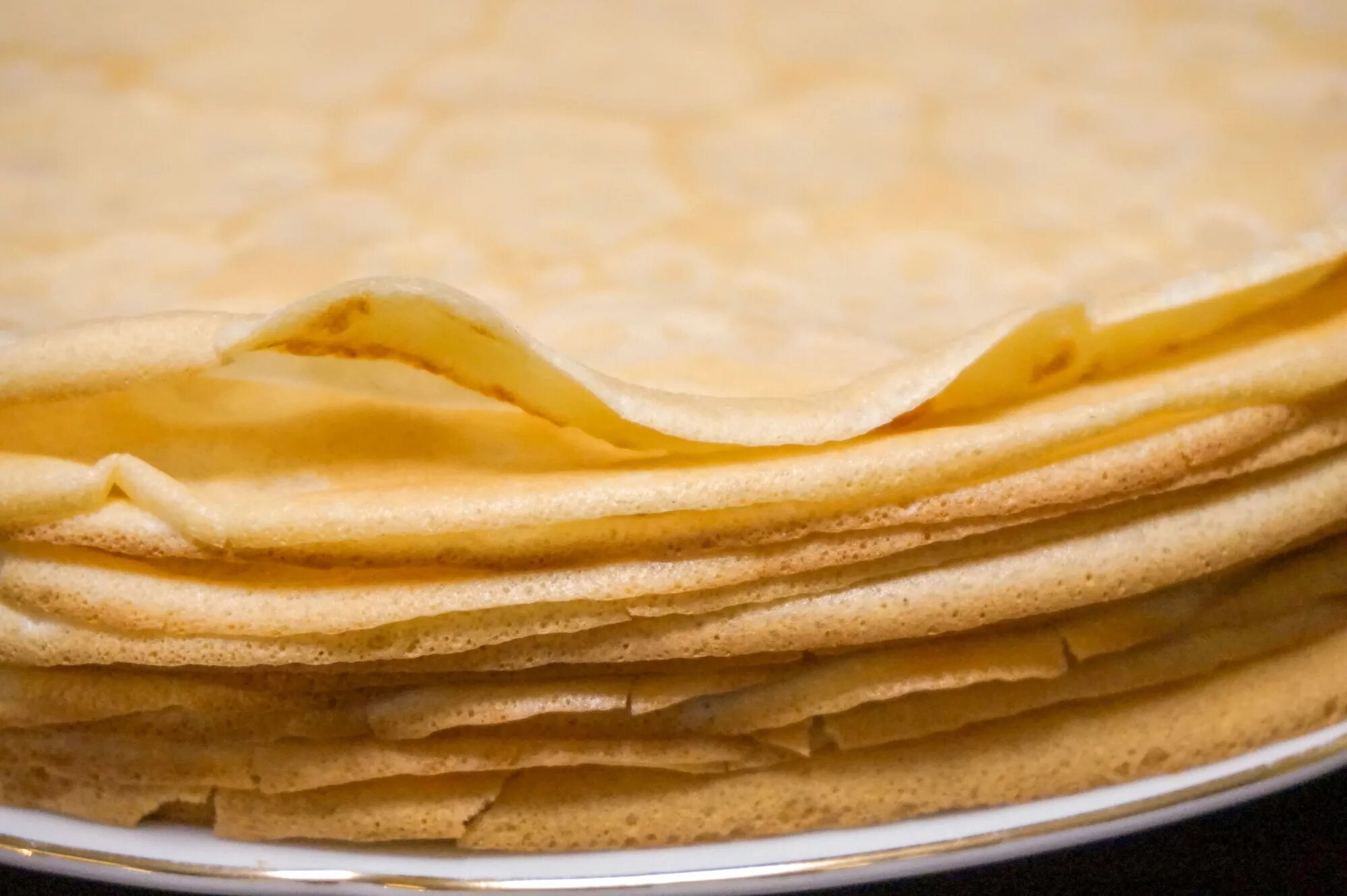 Блинчики на молоке. Блины на заварном тесте. Как сделать блинчики. Нежные блинчики. Блины на тесте.