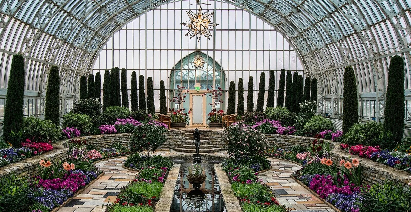Оранжерейный сад дворец версаль. Оранжерея петергоф. Большая оранжерея. Королевский сад кью ботанический в лондоне теплица. Вилла мария англия оранжерея.