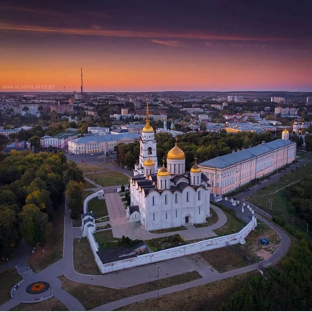 Можно найти в любом городе. Успенский соборвьадимир. Успенскийсобор Влпдимир.