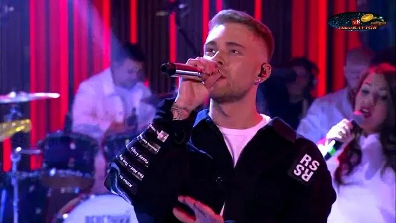 Крид миллион алых роз клип. Миллион алых роз крид. Милион крид. Крид миллион алых текст. Миллион алых роз крид.