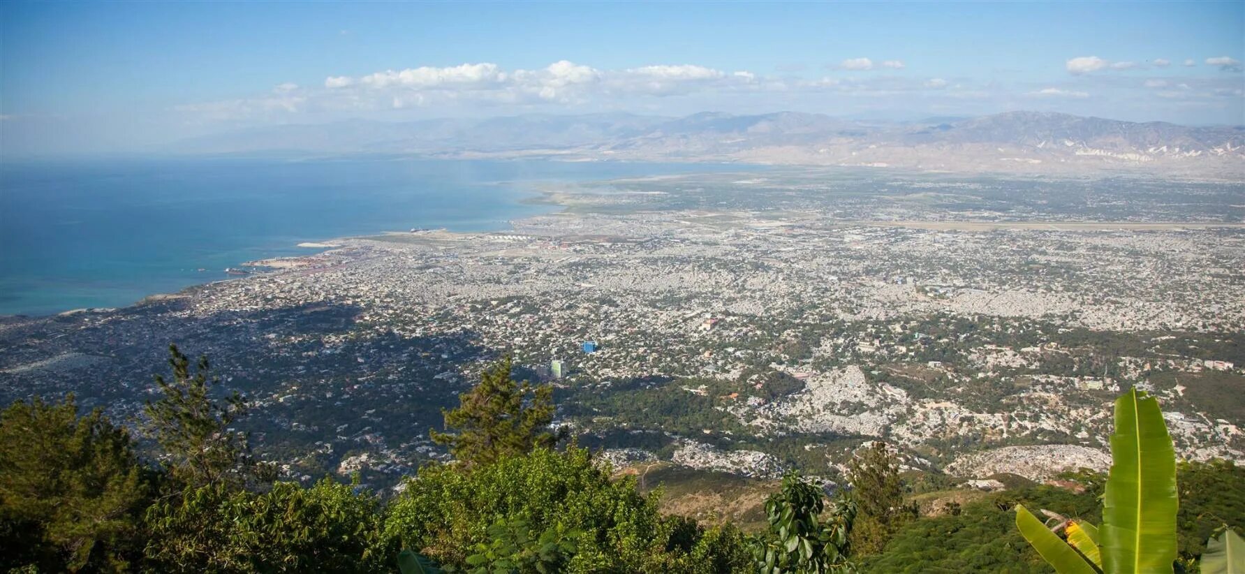 Порт о пренс столица. Порт-о-пренс гаити. порт о принс. port-au-prince.