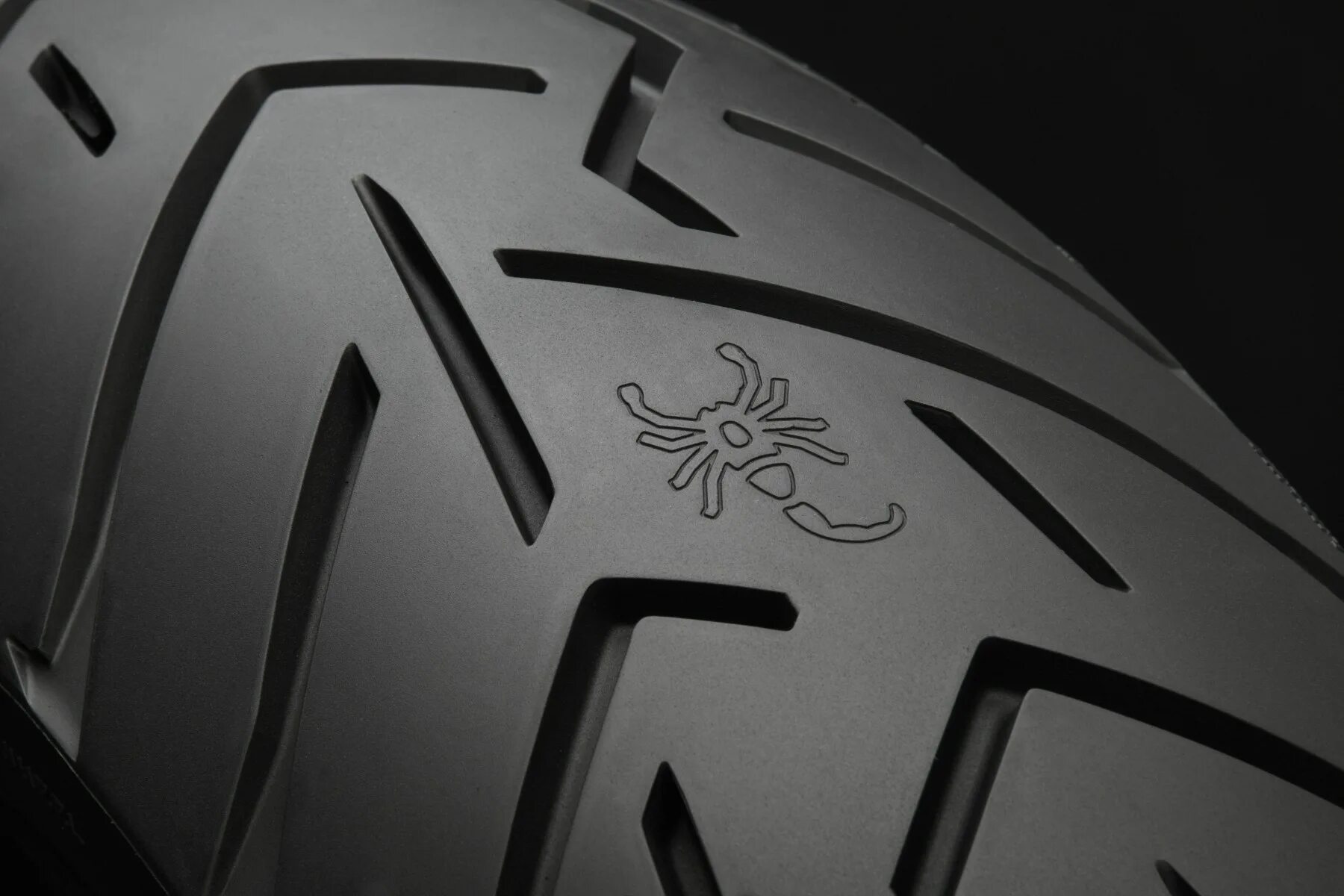 Pirelli scorpion 2. Pirelli scorpion rally str 150/70 r17. пирелли скорпион трайл. пирелли скорпион трейл 2. эмблема пирелли.
