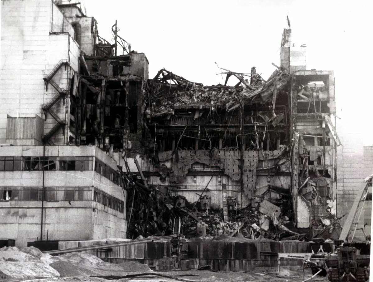 В каком году случилась чернобыльская катастрофа. 4 Энергоблок Чернобыльской АЭС 1986. Катастрофа на Чернобыльской АЭС 26 апреля 1986 года. Чернобыль ЧАЭС 4 энергоблок взрыв. ЧАЭС реактор 1986.