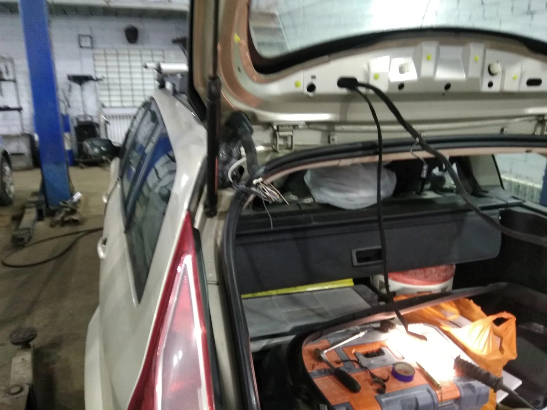 Нет обогрева заднего стекла рено меган 2. Обогрев стекла рено меган 2. Кнопка обогрева заднего стекла рено клио 2. Обогрев стекла рено меган 2. Обогрев стекла рено меган 2.