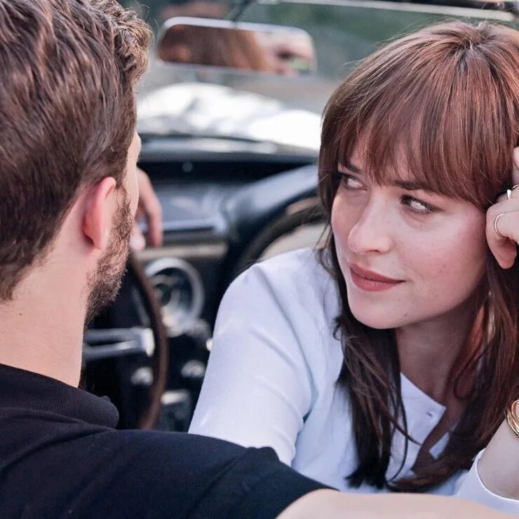 джейми дорнан из 50 оттенков. джейми дорнан 50 оттенков серого. дакота джонсон и джейми дорнан. дакота джонсон и джейми дорнан поцелуй. дакота джонсон и джейми дорна.