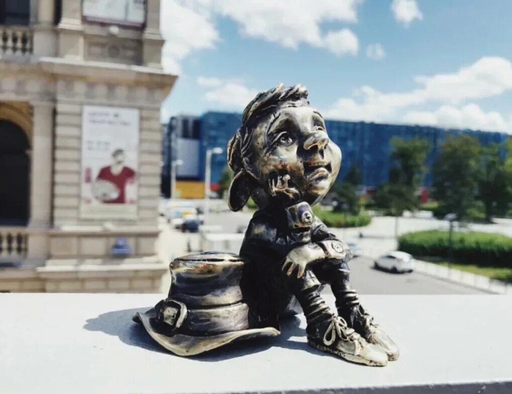 Дедушка хомлин калининград. Хомлины в калининграде на карте. Хомлины. Хомлины в калининграде. Калининград памятники хомлинам.