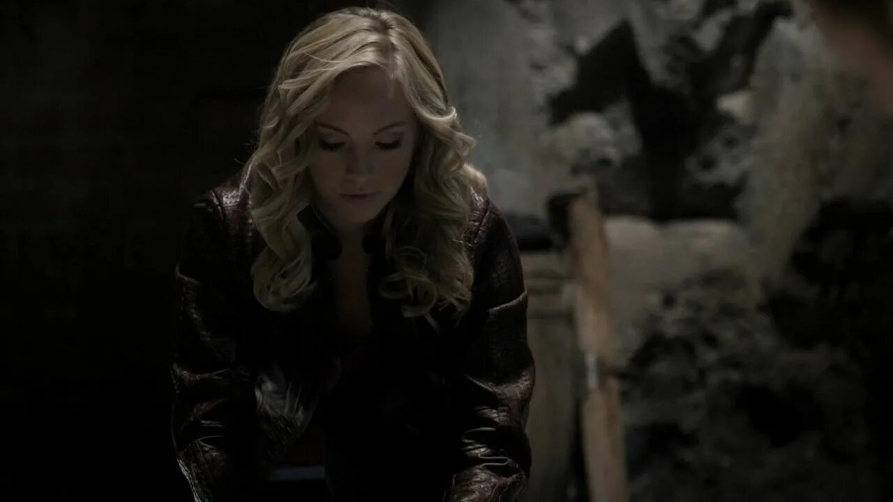 Осколки грез кэролайн невилл. Caroline Forbes screencaps. Кэролайн форбс плачет. Кэролайн форбс плачет фото.