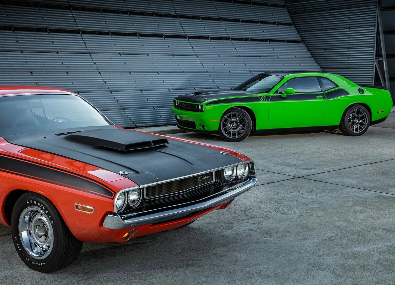 Отзывы челленджер. Додж Челленджер т/а 1970. Dodge Challenger 1970. Dodge Challenger Daytona 1970. Dodge Challenger 1955.