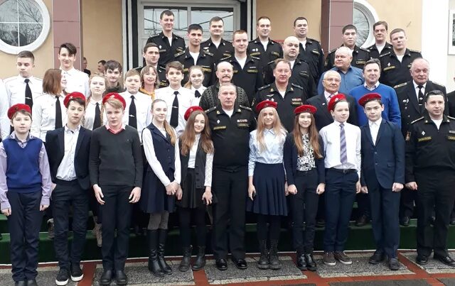 лицей номер 1 города балтийска. лицей 1 балтийск электронный. лицей 1 балтийск здание. дом офицеров балтийского флота калининград. лицей 1 балтийск.