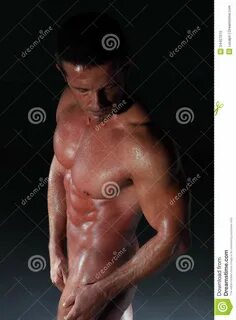 Muskulöse schwarze nackte Männer